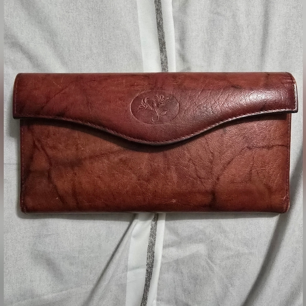 Buxton Vintage Floral Embossed Top Grain Cowhide Marbled Brown Wallet